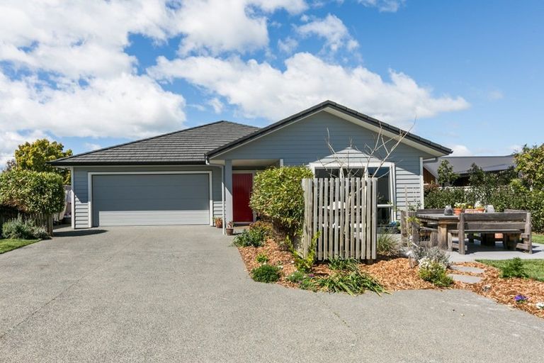 Photo of property in 75a Arataki Road, Havelock North, 4130