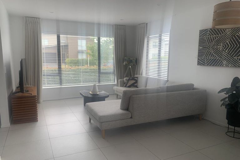 Photo of property in 34 Pepene Avenue, Takanini, 2112