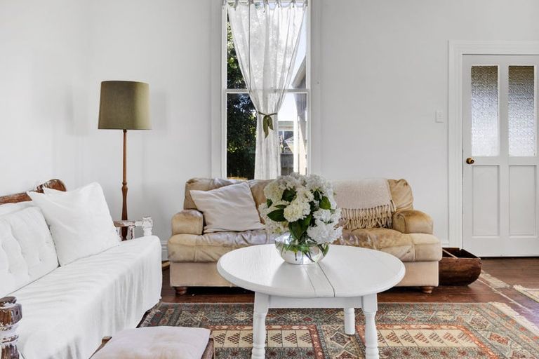 Photo of property in 207 Egmont Street, Patea, 4520