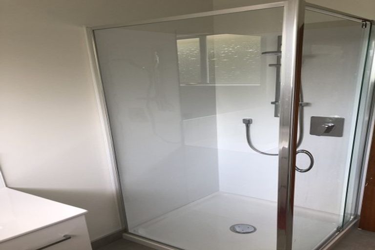 Photo of property in 2/32 Eastern Beach Road, Eastern Beach, Auckland, 2012