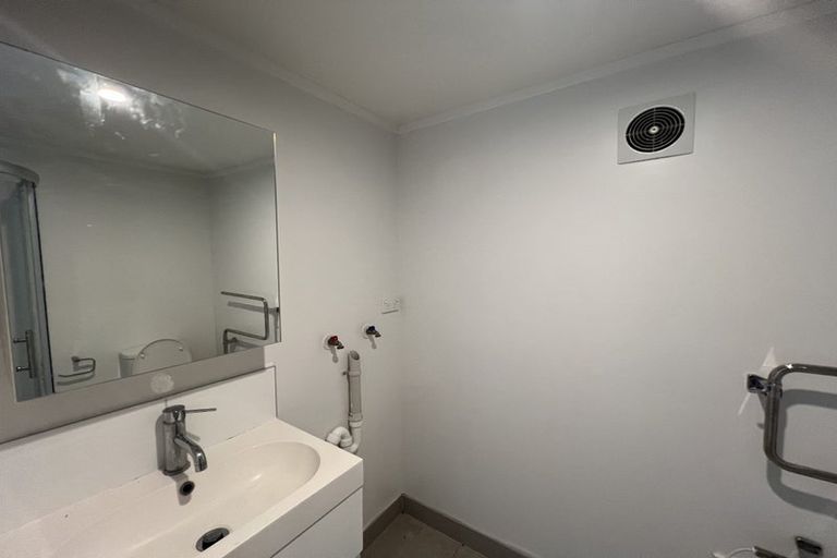 Photo of property in 19 Sartors Avenue, Northcross, Auckland, 0630