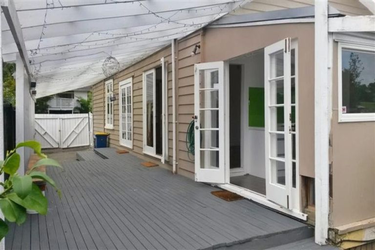 Photo of property in 55 Kamara Road, Glen Eden, Auckland, 0602