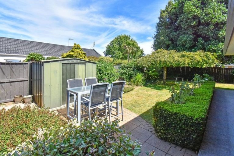 Photo of property in 9 Tulloch Place, Conifer Grove, Takanini, 2112