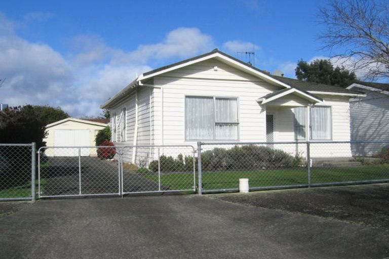 Photo of property in 8 Florence Avenue, Palmerston North, 4414