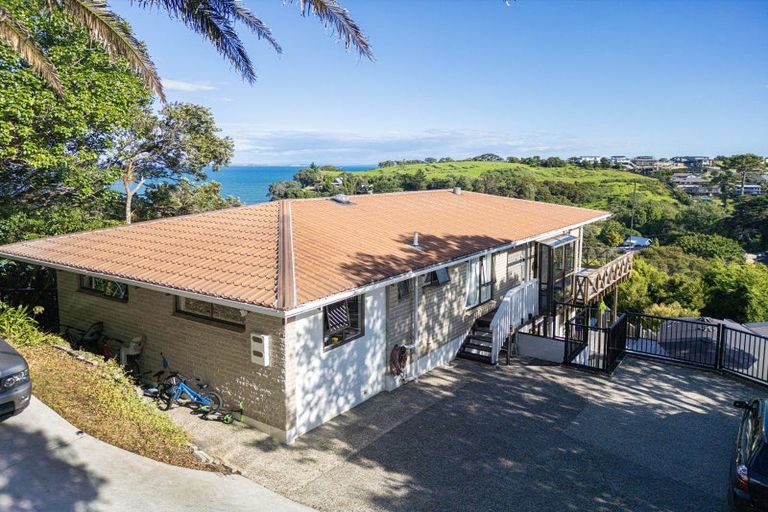 Photo of property in 12 Cochrane Avenue, Arkles Bay, Whangaparaoa, 0932