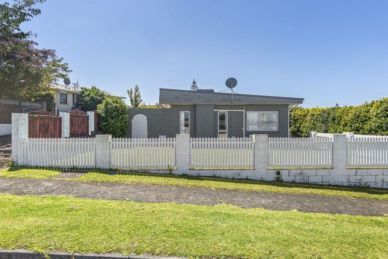 Photo of property in 39 Trelawney Crescent, Westown, New Plymouth, 4310