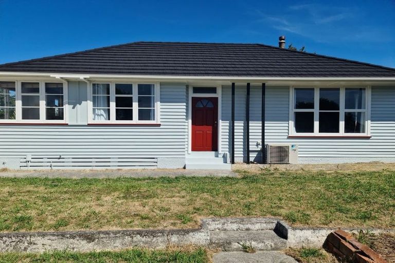 Photo of property in 16 Avon Terrace, Roslyn, Palmerston North, 4414