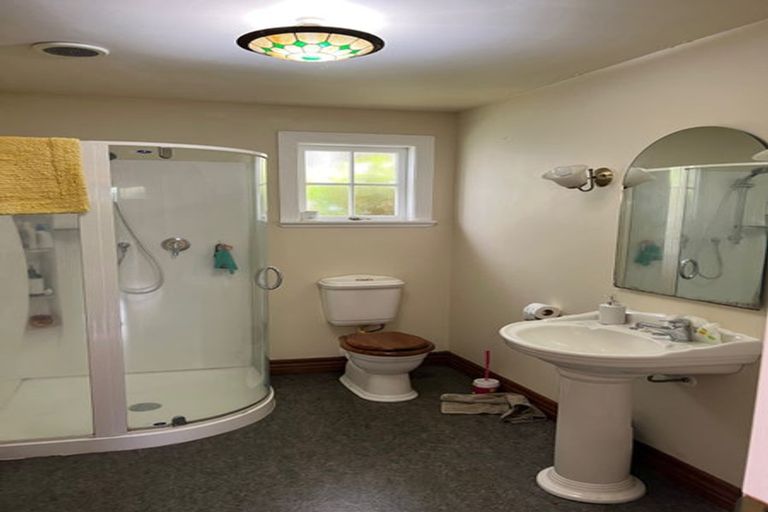 Photo of property in 135 Kelburn Parade, Kelburn, Wellington, 6012