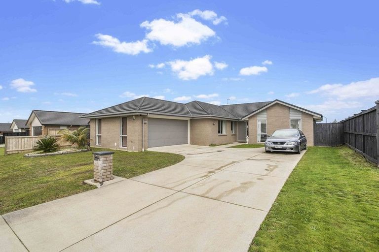 Photo of property in 21 Paso Fino Crescent, Karaka, Papakura, 2113