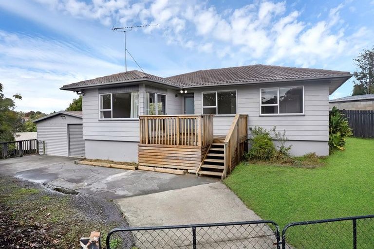 Photo of property in 17 Landow Place, Henderson, Auckland, 0612