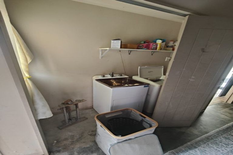 Photo of property in 162 Queens Drive, Lyall Bay, Wellington, 6022