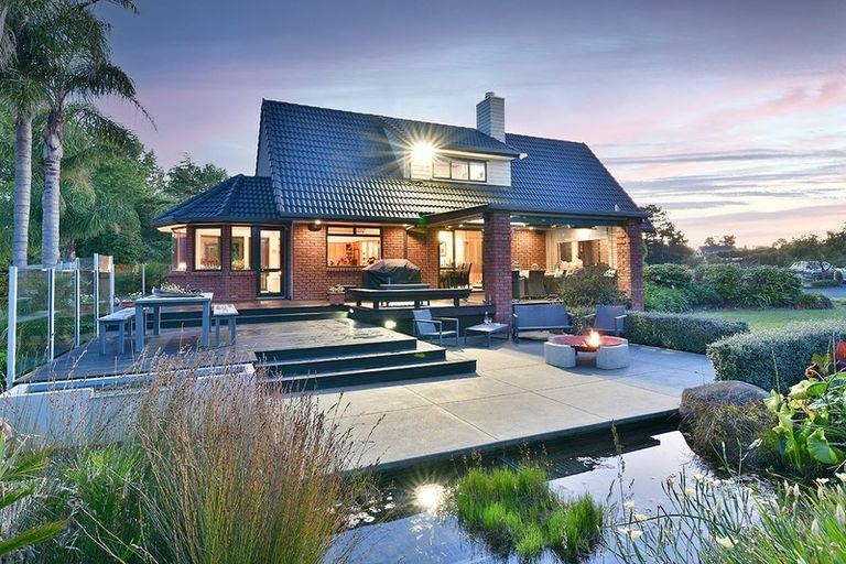 Photo of property in 155 Taupaki Road, Taupaki, Henderson, 0782