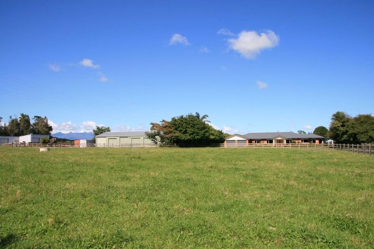 Photo of property in 550 Mountain Road, Lepperton, New Plymouth, 4373