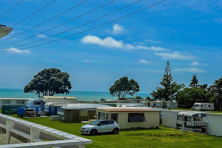 Photo of property in 121 Eighth Avenue, Urenui, 4377