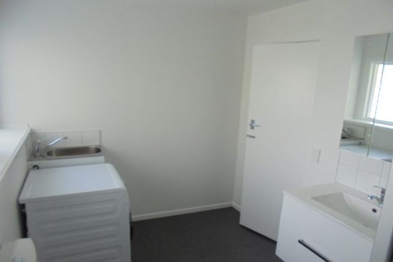 Photo of property in 132a Kelburn Parade, Kelburn, Wellington, 6012