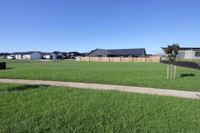 Photo of property in 19 Ngaroma Crescent, Whitianga, 3510