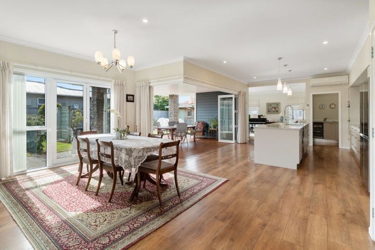 Photo of property in 2 Dixon Street, Carterton, 5713