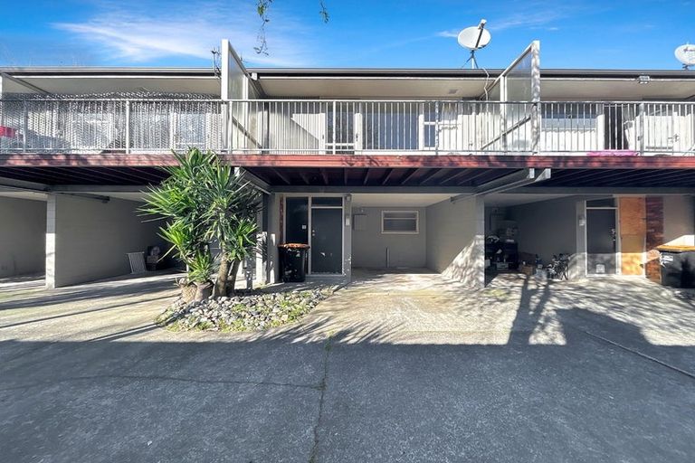 Photo of property in 88 Victoria Avenue, Palmerston North, 4410