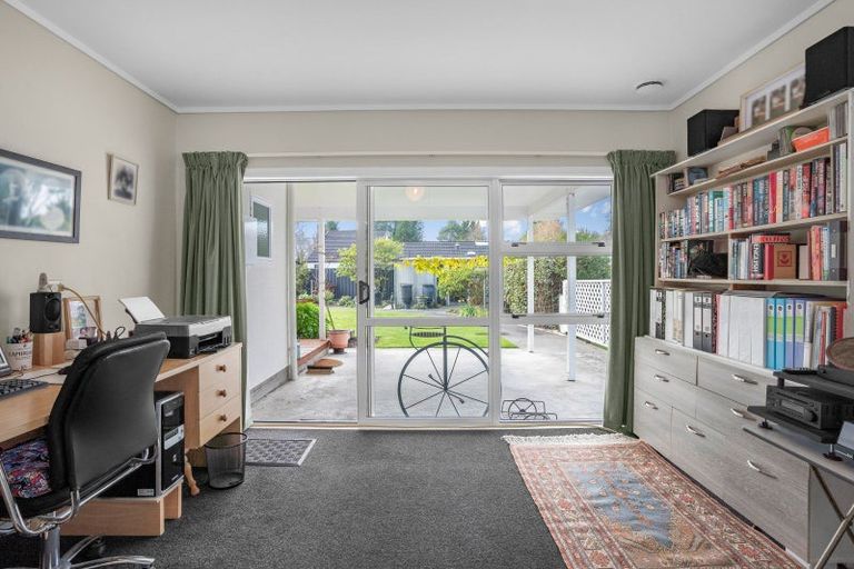 Photo of property in 15 Wood Street, Greytown, 5712