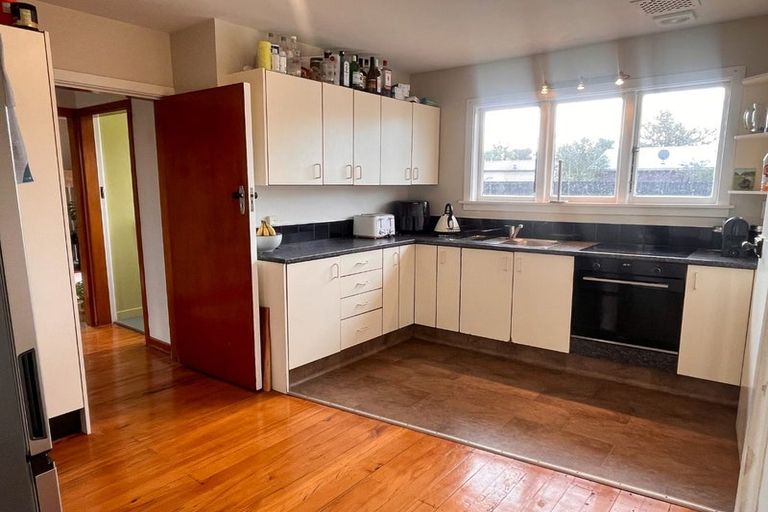 Photo of property in 61 Coopers Road, Dallington, Christchurch, 8061