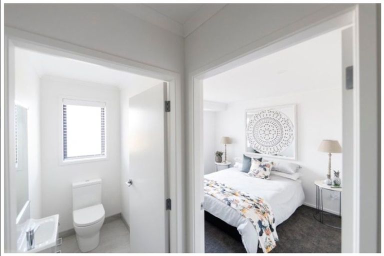 Photo of property in 12 Kahukaka Road, One Tree Point, 0118