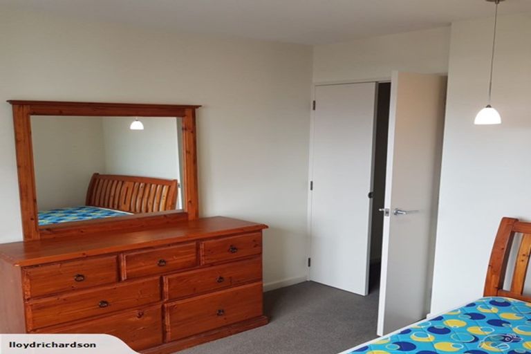 Photo of property in Westhaven Apartments, 2/127 Molesworth Street, Thorndon, Wellington, 6011