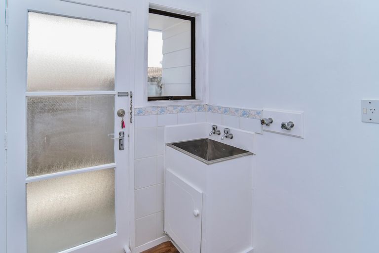 Photo of property in 4a Palmers Road, Clendon Park, Auckland, 2103