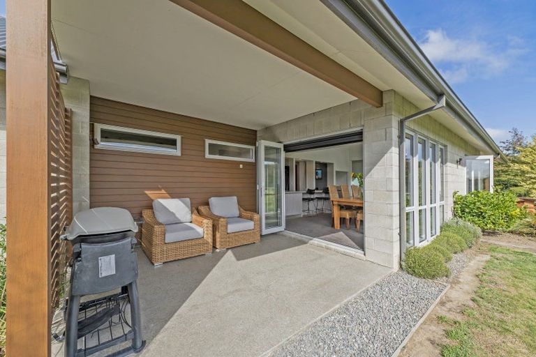 Photo of property in 39 Thorndon Close, Kirwee, Darfield, 7571