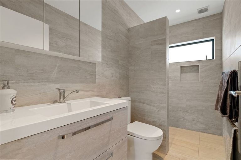 Photo of property in 114 Tamaki Road, Whangamata, 3620