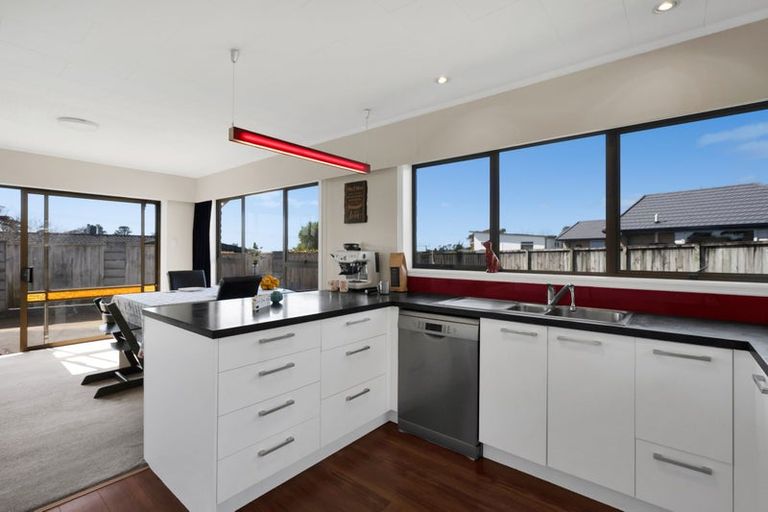 Photo of property in 323 Mangorei Road, Merrilands, New Plymouth, 4312