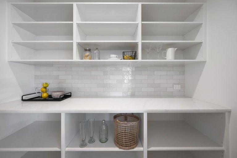 Photo of property in 10 Cassin Place, Taradale, Napier, 4112