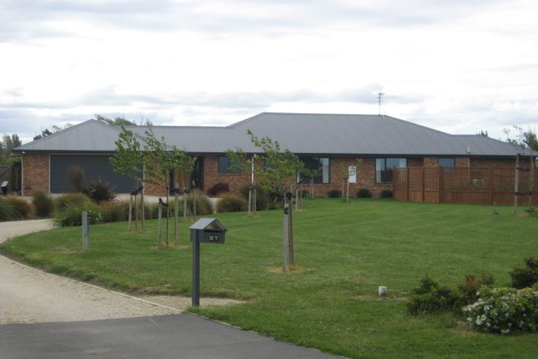 Photo of property in 27 Willowside Place, Amberley, 7410