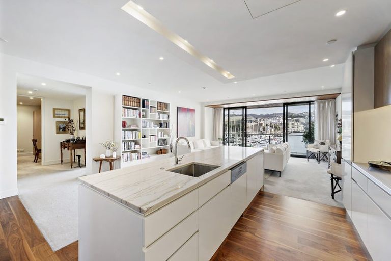 Photo of property in Clyde Quay Wharf, 2c/7 Clyde Quay Wharf, Te Aro, Wellington, 6011