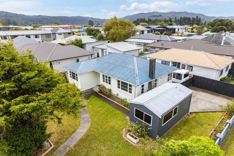 Photo of property in 9 Best Street, Wainuiomata, Lower Hutt, 5014