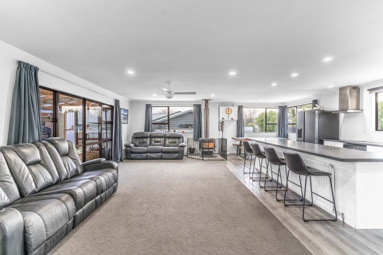 Photo of property in 8 Calder Place, Winton, 9720