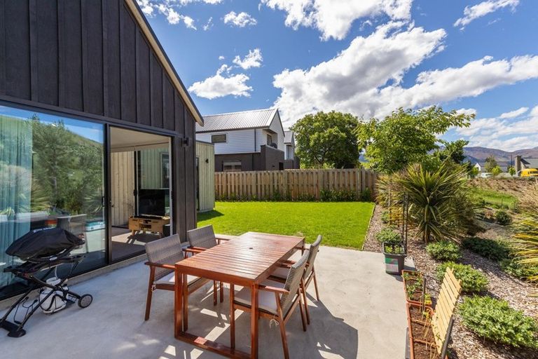 Photo of property in 41 Red Cottage Drive, Lake Hayes, Queenstown, 9304