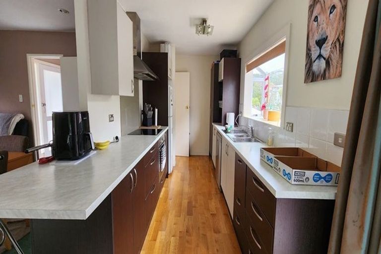 Photo of property in 38 Deverell Place, Northcross, Auckland, 0632