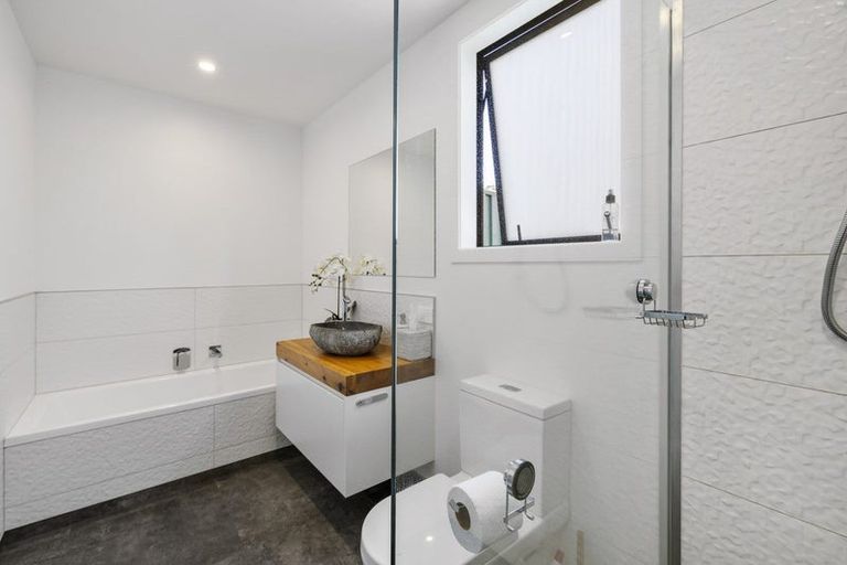 Photo of property in 49b Oceana Drive, Welcome Bay, Tauranga, 3175