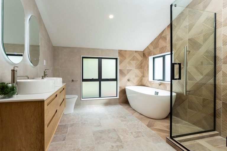 Photo of property in 3b Serrata Place, Browns Bay, Auckland, 0630