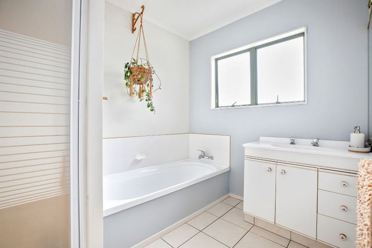 Photo of property in 44a Percy Road, Papamoa Beach, Papamoa, 3118