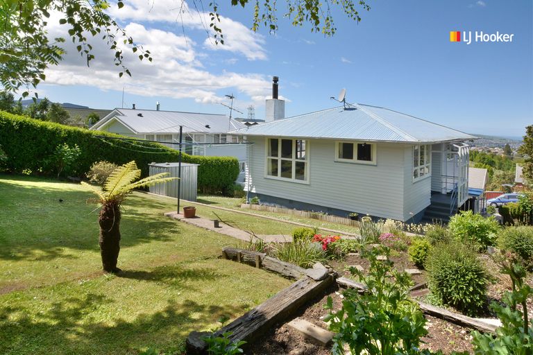 Photo of property in 14 Hanlon Street, Halfway Bush, Dunedin, 9010