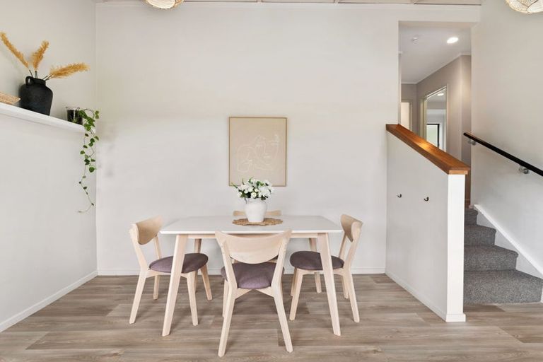 Photo of property in 2/32 Hand Road, Helensville, 0800