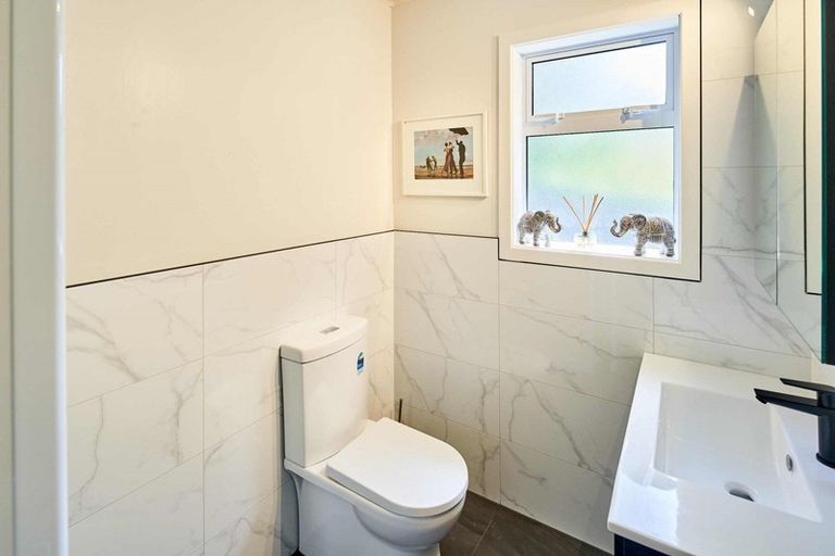 Photo of property in 10 Monowai Road, Johnsonville, Wellington, 6037