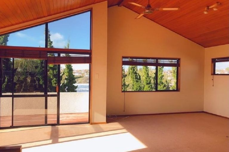 Photo of property in 2/93 Sunnybrae Road, Hillcrest, Auckland, 0627