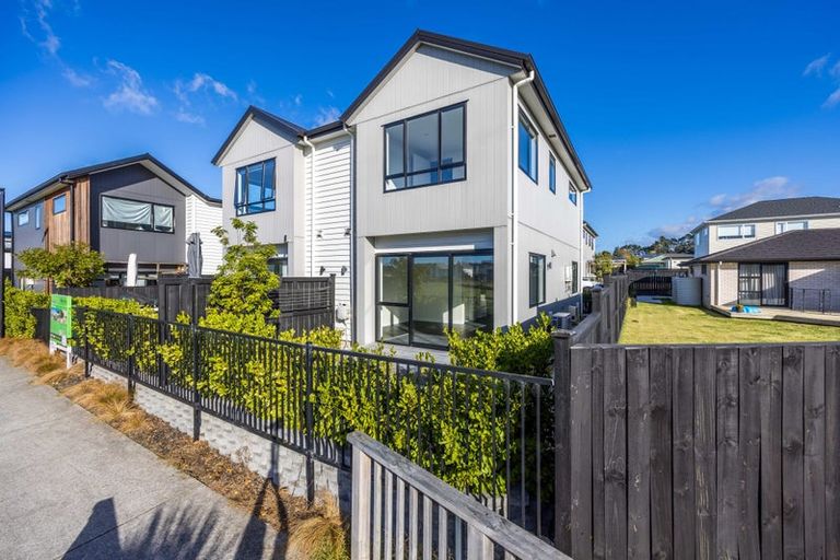 Photo of property in 22b Lumbarda Drive, Kumeu, 0810