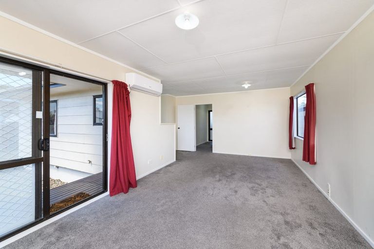 Photo of property in 54 Benmore Avenue, Cloverlea, Palmerston North, 4412