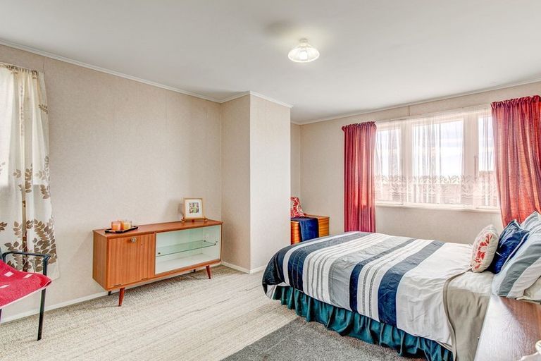 Photo of property in 30 Corinna Street, Waitangirua, Porirua, 5024