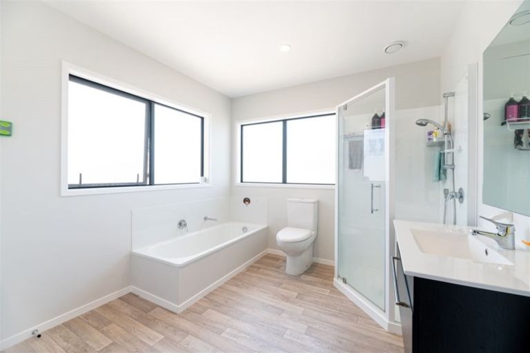 Photo of property in 57a Hepburn Road, Glendene, Auckland, 0602