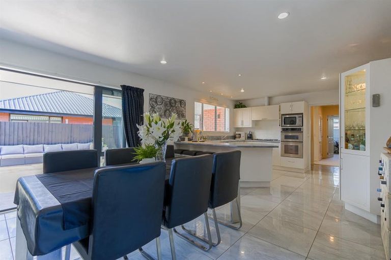 Photo of property in 26a Crofton Road, Harewood, Christchurch, 8051