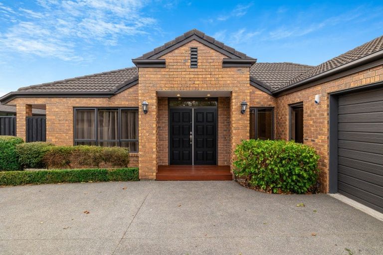 Photo of property in 14 Amoka Crescent, Parklands, Christchurch, 8083